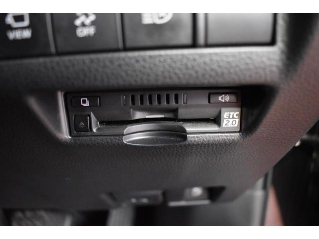 ハリアーハイブリッド Ｚ　レザーパッケージ　４ＷＤ　ディスプレイオーディオＤＴＶライブビューカメラ　ＴＳＳ　クルーズコントロール　レザーシート運転席助手席パワーシート　サンルーフ付　パワーバックドア　ハンドルウォーマー　モデリスタエアロ　ＥＴＣ（9枚目）