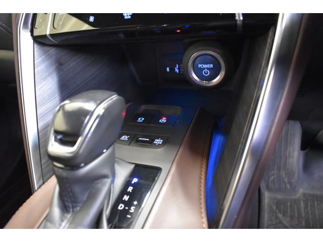 ハリアーハイブリッド Ｚ　レザーパッケージ　４ＷＤ　ディスプレイオーディオＤＴＶライブビューカメラ　ＴＳＳ　クルーズコントロール　レザーシート運転席助手席パワーシート　サンルーフ付　パワーバックドア　ハンドルウォーマー　モデリスタエアロ　ＥＴＣ（13枚目）