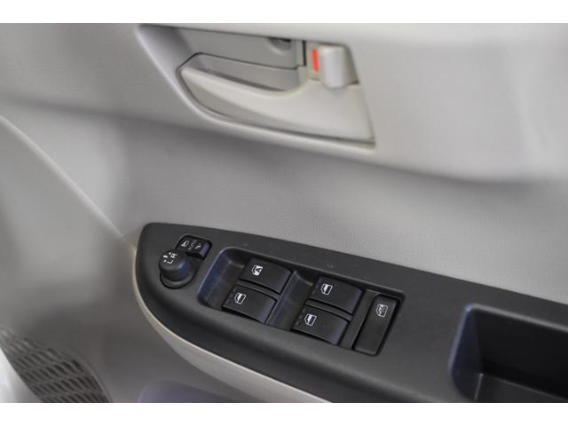 パッソ Ｘ　Ｓ　４ＷＤ　トヨタセーフティーセンス　プッシュスタート　クリアランスソナー　シートヒーター　オートマチックハイビーム　ライトレベリング（5枚目）