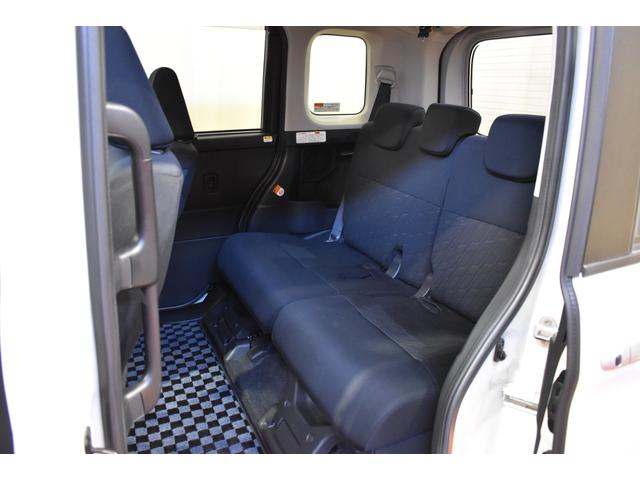 タンク カスタムＧ　Ｓ　４ＷＤ　ナビ　ＤＴＶバックカメラ　クルーズコントロールトヨタセーフティーセンス　両側パワースライドドア　プッシュスタート　オートエアコン　エアロ付き（5枚目）