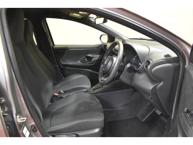 ヤリス ハイブリッドＸ　４ＷＤ　ディスプレイオーディオ　バックカメラ　ナビ　ＥＴＣ　クルーズコントロールトヨタセーフティーセンス　ドライブレコーダー　オートマチックハイビーム　ライトレベリング（4枚目）