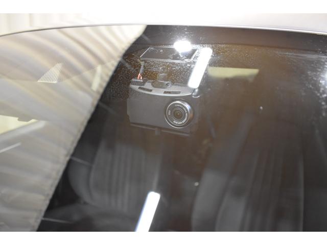 ヤリス ハイブリッドＸ　４ＷＤ　ディスプレイオーディオ　バックカメラ　ナビ　ＥＴＣ　クルーズコントロールトヨタセーフティーセンス　ドライブレコーダー　オートマチックハイビーム　ライトレベリング（5枚目）