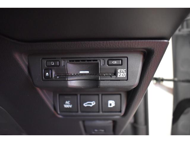 プリウス Ｚ　４ＷＤクルーズコントロールトヨタセーフティーセンス　レザーシート運転席パワーシートシートヒーター　ＥＴＣ２．０　デジタルインナーミラー　ＡＣ１００Ｖ　ディスプレイオーディオＤＴＶナビ　パワーバックドア（9枚目）