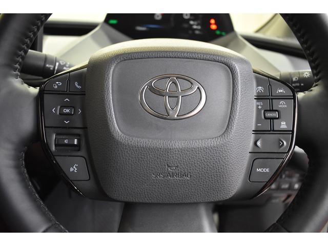 プリウス Ｚ　４ＷＤクルーズコントロールトヨタセーフティーセンス　レザーシート運転席パワーシートシートヒーター　ＥＴＣ２．０　デジタルインナーミラー　ＡＣ１００Ｖ　ディスプレイオーディオＤＴＶナビ　パワーバックドア（11枚目）