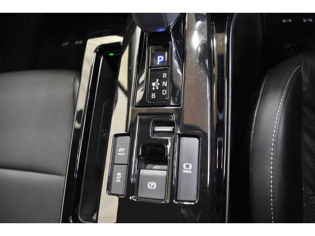 プリウス Ｚ　４ＷＤクルーズコントロールトヨタセーフティーセンス　レザーシート運転席パワーシートシートヒーター　ＥＴＣ２．０　デジタルインナーミラー　ＡＣ１００Ｖ　ディスプレイオーディオＤＴＶナビ　パワーバックドア（12枚目）