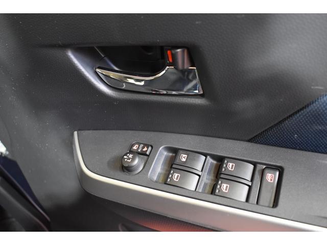 ルーミー カスタムＧ　４ＷＤ　ナビＤＴＶバックカメラ　リヤモニター付き　クルーズコントロールトヨタセーフティーセンス　プッシュスタート　シートヒーター　両側パワースライドドア　クリアランスソナー　ブレーキホールド（5枚目）