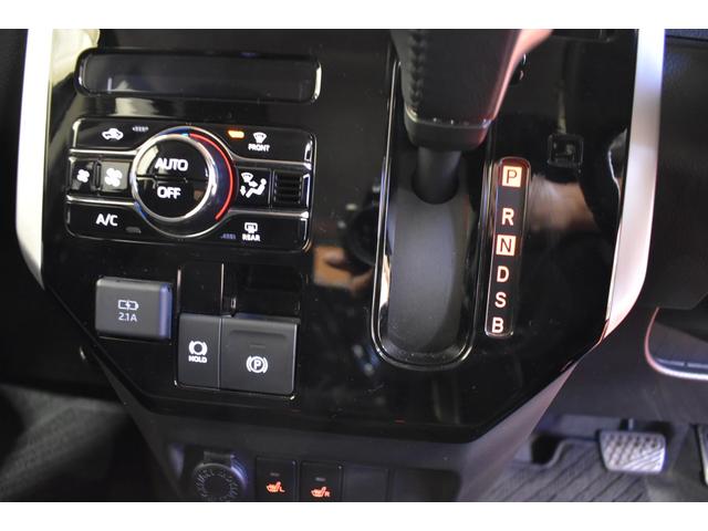 ルーミー カスタムＧ　４ＷＤ　ナビＤＴＶバックカメラ　リヤモニター付き　クルーズコントロールトヨタセーフティーセンス　プッシュスタート　シートヒーター　両側パワースライドドア　クリアランスソナー　ブレーキホールド（9枚目）