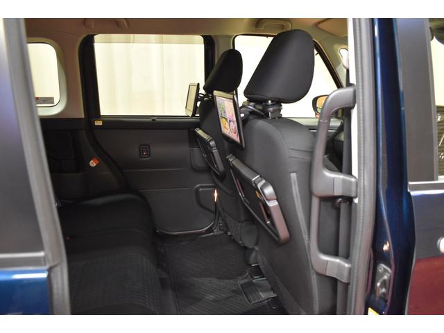 ルーミー カスタムＧ　４ＷＤ　ナビＤＴＶバックカメラ　リヤモニター付き　クルーズコントロールトヨタセーフティーセンス　プッシュスタート　シートヒーター　両側パワースライドドア　クリアランスソナー　ブレーキホールド（20枚目）