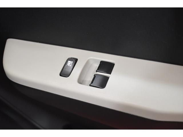 アルト Ｆ　４ＷＤ　スズキセーフティーサポート　クリアランスソナー　横滑り防止　シートヒーター　ライトレベリング（7枚目）