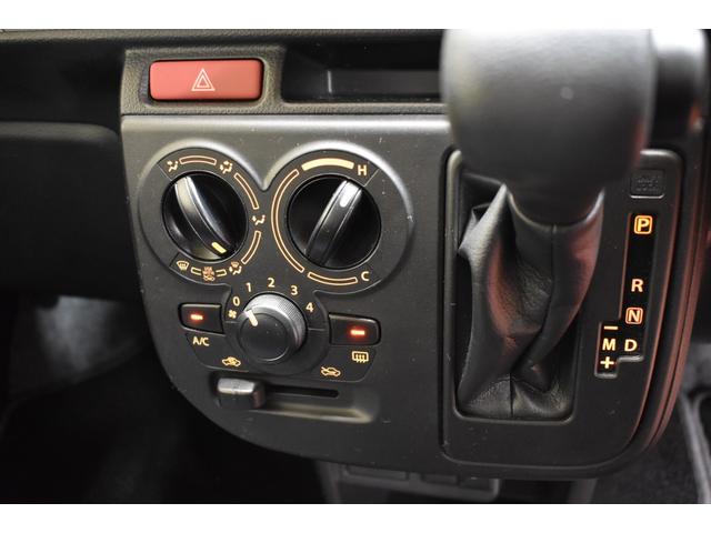 アルト Ｆ　４ＷＤ　スズキセーフティーサポート　クリアランスソナー　横滑り防止　シートヒーター　ライトレベリング（10枚目）