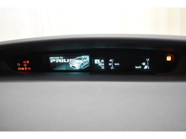 プリウス Ｓ　純正ナビＤＴＶバックカメラ　フォーグランプ　横滑り防止ＶＳＣ（9枚目）