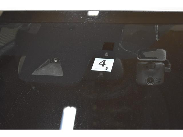 プリウス Ａ　４ＷＤナビＤＴＶバックカメラ　クルーズコントロールトヨタセーフティーセンス　ドライブレコーダー　ヘッドアップディスプレイ　ブラインドスポットモニター　クリアランスソナー　ＥＴＣオートマチックハイビーム（5枚目）