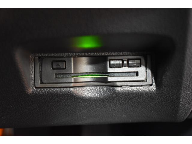 プリウス Ａ　４ＷＤナビＤＴＶバックカメラ　クルーズコントロールトヨタセーフティーセンス　ドライブレコーダー　ヘッドアップディスプレイ　ブラインドスポットモニター　クリアランスソナー　ＥＴＣオートマチックハイビーム（9枚目）