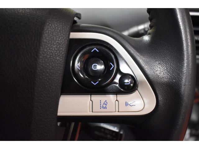 プリウス Ａ　４ＷＤナビＤＴＶバックカメラ　クルーズコントロールトヨタセーフティーセンス　ドライブレコーダー　ヘッドアップディスプレイ　ブラインドスポットモニター　クリアランスソナー　ＥＴＣオートマチックハイビーム（12枚目）
