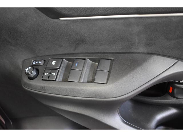 ヤリスクロス ハイブリッドG 4WD純正ディスプレイオーディオDTV ライブビューカメラ TSSクルーズコントロール AC100V クリアランスソナー ハンドルウォーマー ブラインドスポットモニター RCTA シートヒーター(6枚目)