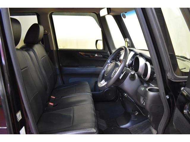 Ｎ－ＢＯＸカスタム Ｇ・ターボパッケージ　４ＷＤ　純正ナビＤＴＶ　バックカメラ　ドライブレコーダー　両側パワースライドドア　革調シートカバー　クルーズコントロール　フォーグランプ　横滑り防止　プッシュスタート　オートエアコン（4枚目）