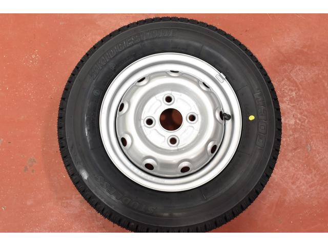 キャリイトラック KCエアコン・パワステ 4WD スズキセーフティーサポート エアコン パワーステアリング パワーウインド クリアランスソナー ライトレベリング サイドバイザー 冬タイヤ新品ホイール付 届出済未使用車(12枚目)