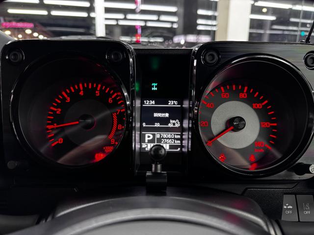 ジムニー ＸＬ　インチアップ（３ｉｎｃ）スマートキー・プッシュスタート・エンジンスターター・フォグランプ・ＥＴＣ・フルセグＴＢ・ＢＴ・ＣＤ・ＤＶＤ・シートヒーター・ドリンクホルダー・横滑り防止システム・車線逸脱・（25枚目）