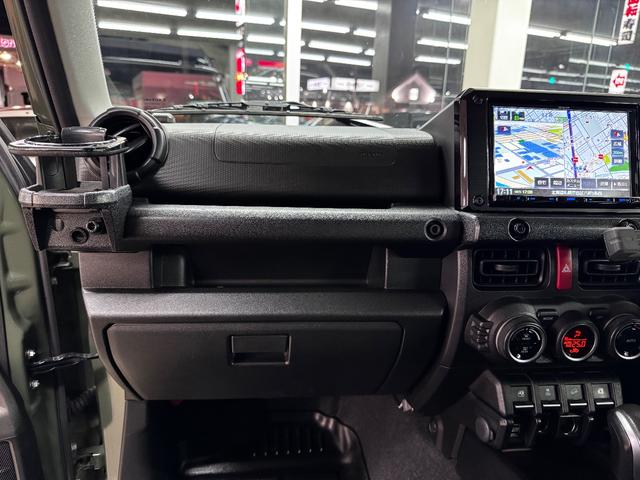 ジムニー ＸＬ　インチアップ（３ｉｎｃ）スマートキー・プッシュスタート・エンジンスターター・フォグランプ・ＥＴＣ・フルセグＴＢ・ＢＴ・ＣＤ・ＤＶＤ・シートヒーター・ドリンクホルダー・横滑り防止システム・車線逸脱・（35枚目）