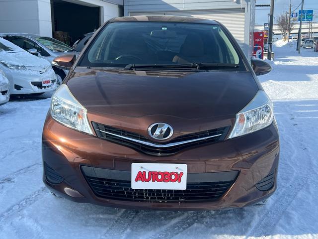 ヴィッツ ジュエラ　プッシュスタート　スマートキー　エンジンスターター　ナビ　バックカメラ　ワイパーデアイサー　オート４ＷＤ　コーナーセンサー（2枚目）