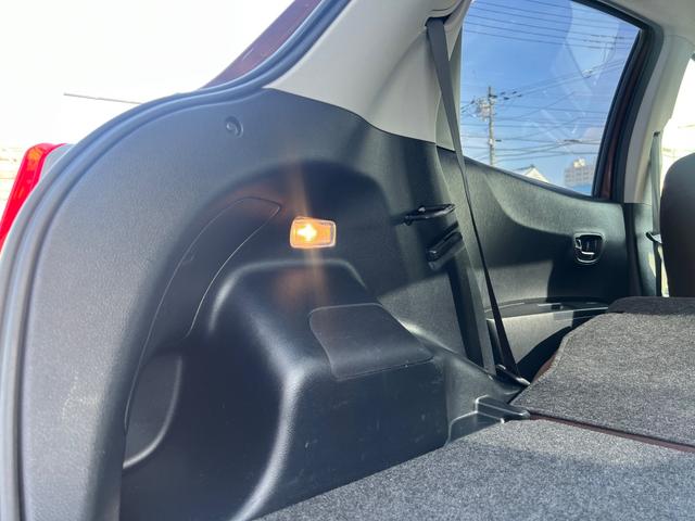 ヴィッツ ジュエラ　プッシュスタート　スマートキー　エンジンスターター　ナビ　バックカメラ　ワイパーデアイサー　オート４ＷＤ　コーナーセンサー（24枚目）