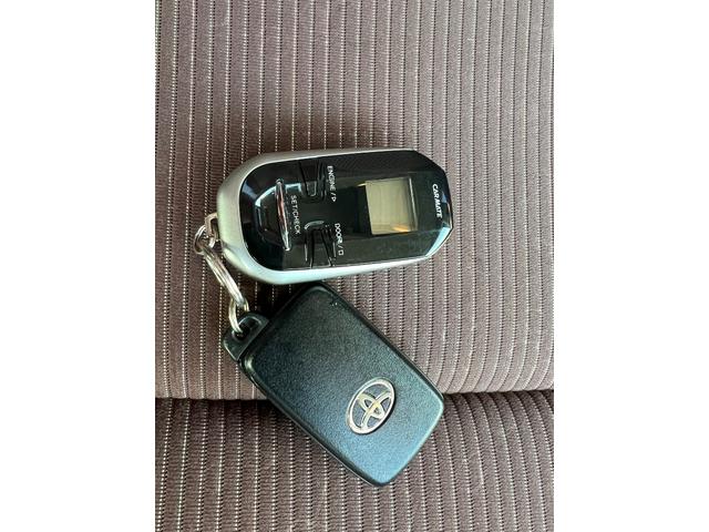 ヴィッツ ジュエラ　プッシュスタート　スマートキー　エンジンスターター　ナビ　バックカメラ　ワイパーデアイサー　オート４ＷＤ　コーナーセンサー（26枚目）