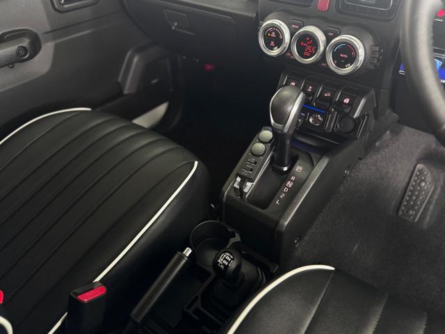 ジムニー ＸＣ　スマートキー・スズキセーフティ・シートヒーター・Ｐｉｏｎｅｅｒ７インチフルセグナビ・ｃａｒｒｏｚｚｅｒｉａサブウーハー・ＴＯＹＯオープンカントリーＲ／Ｔ・　ＤＵＮＬＯＰ　ＧＲＡＮＤＴＲＥＫ　ＸＳ（44枚目）