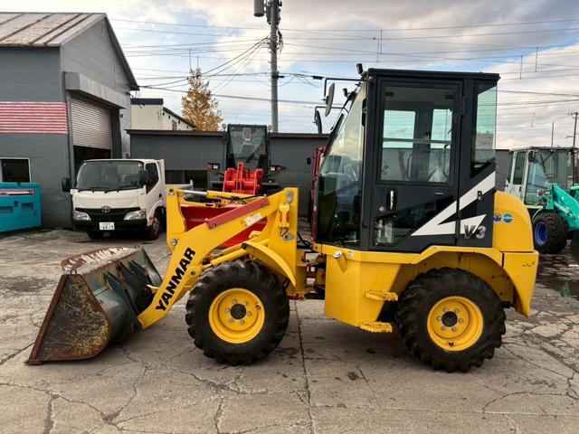 日本 ヤンマー V3-7 0.4立米 ※0.4立米 2016年式 バケット幅157cm ディーゼル 使用時間710時間 排気量1640cc ノーマルタイヤ ※(6枚目)