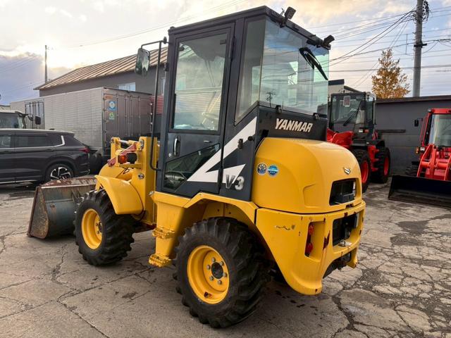 日本 ヤンマー V3-7 0.4立米 ※0.4立米 2016年式 バケット幅157cm ディーゼル 使用時間710時間 排気量1640cc ノーマルタイヤ ※(10枚目)