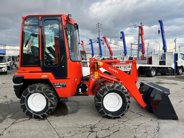 日本 クボタ R430Z ※0.4立米 2014年式 盗難防止装置装着機 バケット幅158cm ノーマルタイヤ(チェーン付) 排気量1640cc ディーゼル(5枚目)