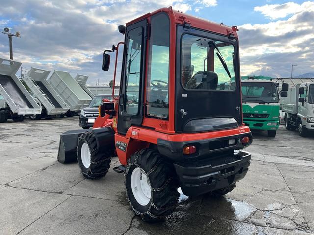 日本 クボタ R430Z ※0.4立米 2014年式 盗難防止装置装着機 バケット幅158cm ノーマルタイヤ(チェーン付) 排気量1640cc ディーゼル(9枚目)