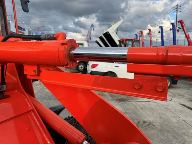 日本 クボタ R430Z ※0.4立米 2014年式 盗難防止装置装着機 バケット幅158cm ノーマルタイヤ(チェーン付) 排気量1640cc ディーゼル(19枚目)