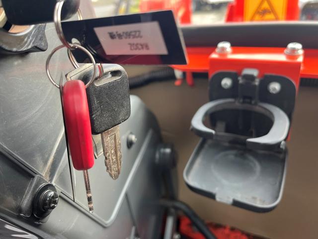 日本 クボタ R430Z ※0.4立米 2014年式 盗難防止装置装着機 バケット幅158cm ノーマルタイヤ(チェーン付) 排気量1640cc ディーゼル(34枚目)