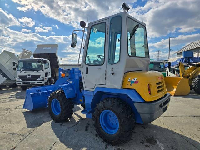 日本 TCM L4-2 0.4立米 ※0.4立米 2002年式 タイヤチェーン付 バケット幅169cm ディーゼル 排気量1500cc エンジン型式 D1503(クボタ)(11枚目)