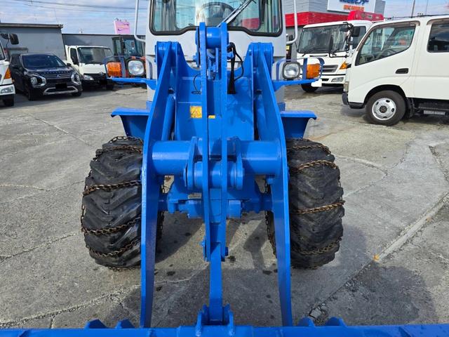 日本 TCM L4-2 0.4立米 ※0.4立米 2002年式 タイヤチェーン付 バケット幅169cm ディーゼル 排気量1500cc エンジン型式 D1503(クボタ)(20枚目)