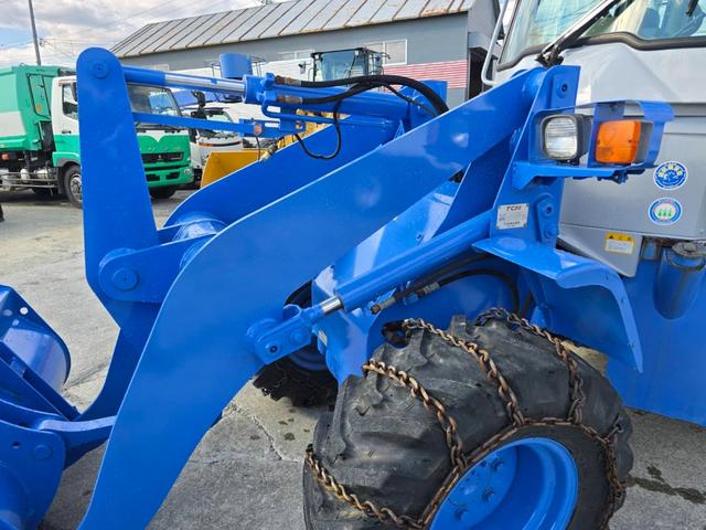 日本 TCM L4-2 0.4立米 ※0.4立米 2002年式 タイヤチェーン付 バケット幅169cm ディーゼル 排気量1500cc エンジン型式 D1503(クボタ)(21枚目)
