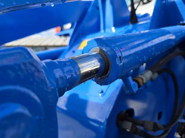 日本 TCM L4-2 0.4立米 ※0.4立米 2002年式 タイヤチェーン付 バケット幅169cm ディーゼル 排気量1500cc エンジン型式 D1503(クボタ)(24枚目)