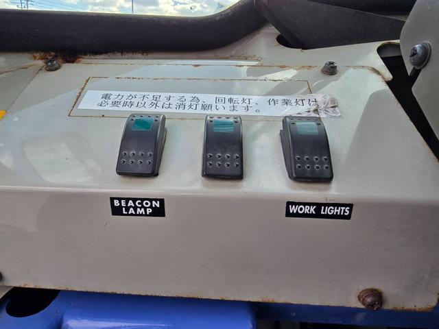 日本 TCM L4-2 0.4立米 ※0.4立米 2002年式 タイヤチェーン付 バケット幅169cm ディーゼル 排気量1500cc エンジン型式 D1503(クボタ)(45枚目)