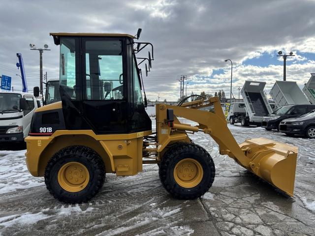 日本 CAT 901B 0.4立米 ※2006年式 スノースパイクタイヤ装着車 バケット幅158cm ディーゼル 排気量1500cc 0.4立米 使用時間1644時間(5枚目)