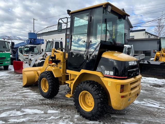 日本 CAT 901B 0.4立米 ※2006年式 スノースパイクタイヤ装着車 バケット幅158cm ディーゼル 排気量1500cc 0.4立米 使用時間1644時間(7枚目)