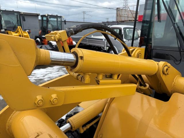 日本 CAT 901B 0.4立米 ※2006年式 スノースパイクタイヤ装着車 バケット幅158cm ディーゼル 排気量1500cc 0.4立米 使用時間1644時間(12枚目)