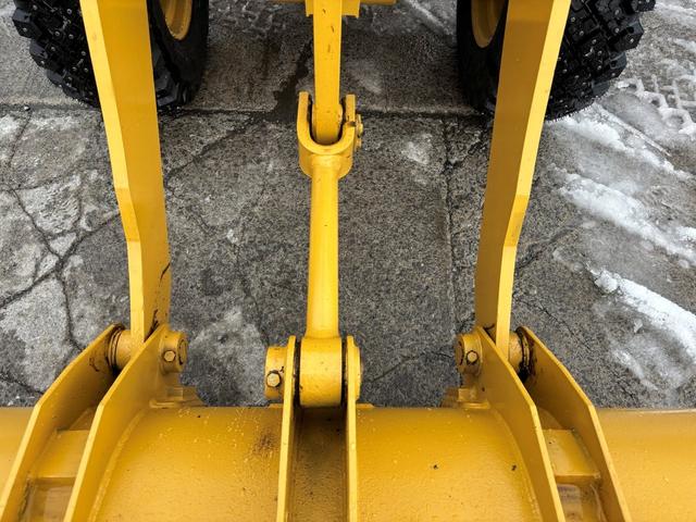 日本 CAT 901B 0.4立米 ※2006年式 スノースパイクタイヤ装着車 バケット幅158cm ディーゼル 排気量1500cc 0.4立米 使用時間1644時間(19枚目)