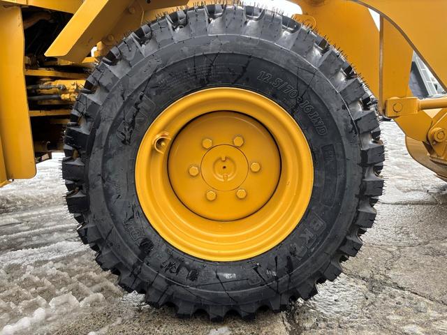 日本 CAT 901B 0.4立米 ※2006年式 スノースパイクタイヤ装着車 バケット幅158cm ディーゼル 排気量1500cc 0.4立米 使用時間1644時間(20枚目)