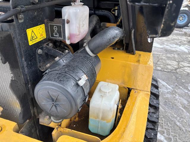 日本 CAT 901B 0.4立米 ※2006年式 スノースパイクタイヤ装着車 バケット幅158cm ディーゼル 排気量1500cc 0.4立米 使用時間1644時間(31枚目)