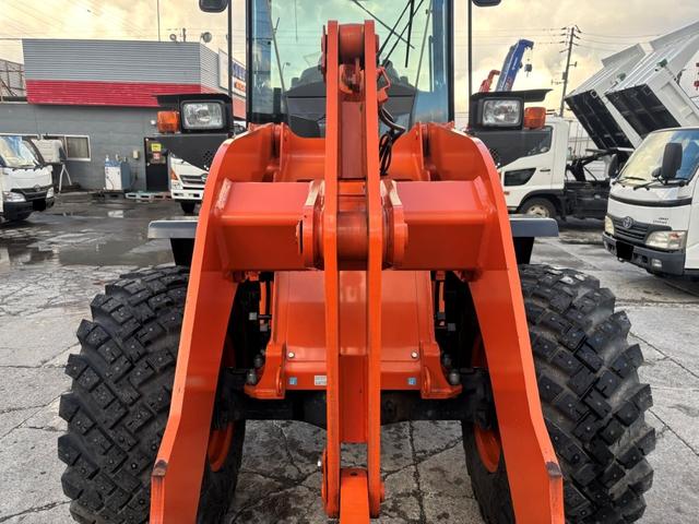 日本 日立 ZW80S-5B 0.9立米 ※2022年式 車検令和8年7月 スノースパイクタイヤ装着車 バケット幅199cm ダブルヒーター仕様 ディーゼル 排気量2920cc(10枚目)