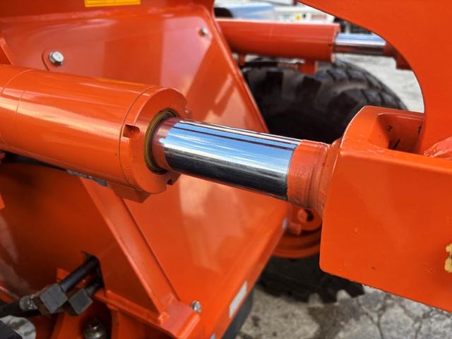 日本 日立 ZW80S-5B 0.9立米 ※2022年式 車検令和8年7月 スノースパイクタイヤ装着車 バケット幅199cm ダブルヒーター仕様 ディーゼル 排気量2920cc(11枚目)