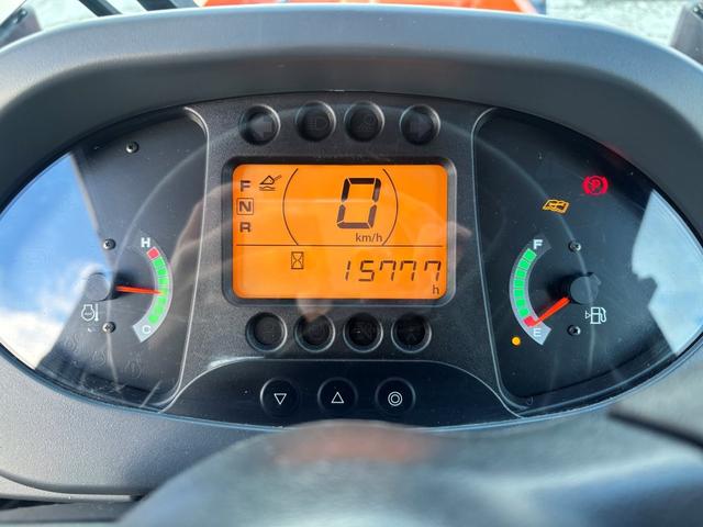 日本 日立 ZW80S-5B 0.9立米 ※2022年式 車検令和8年7月 スノースパイクタイヤ装着車 バケット幅199cm ダブルヒーター仕様 ディーゼル 排気量2920cc(26枚目)