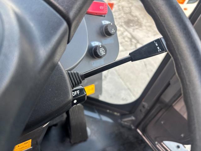 日本 日立 ZW80S-5B 0.9立米 ※2022年式 車検令和8年7月 スノースパイクタイヤ装着車 バケット幅199cm ダブルヒーター仕様 ディーゼル 排気量2920cc(31枚目)