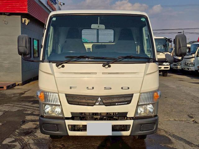 キャンター ２トン平ロング　全低床　※２０１６年式　車検令和８年６月　ロング　全低床　軽々ゲート付　フル装備　エアバッグ　インパネ５ＭＴ　走行８．３万Ｋｍ　積載２ｔ　ディーゼル　排気量２９９０ｃｃ（2枚目）