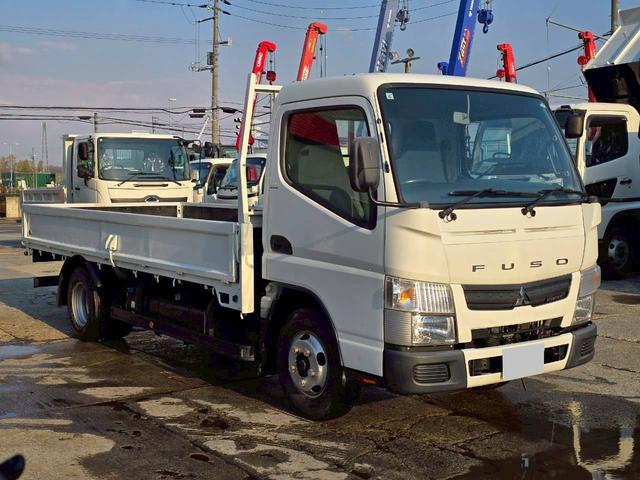 キャンター ２トン平ロング　全低床　※２０１６年式　車検令和８年６月　ロング　全低床　軽々ゲート付　フル装備　エアバッグ　インパネ５ＭＴ　走行８．３万Ｋｍ　積載２ｔ　ディーゼル　排気量２９９０ｃｃ（3枚目）